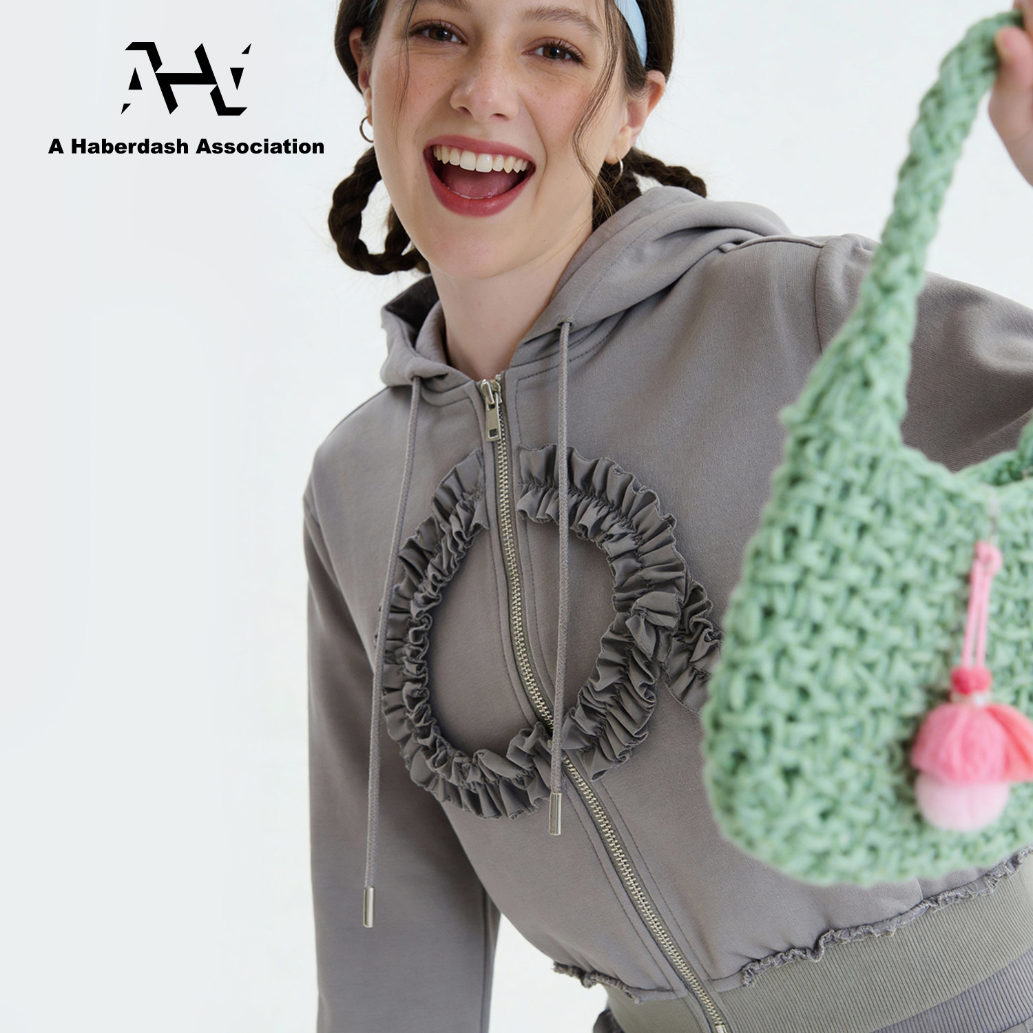 AHA爱侈艾&middot;26早春抽褶装饰立体a字母连帽卫衣松紧腰迷你短裙裙裤