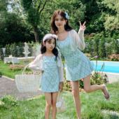 洋气甜美女童海边家庭装 新款 亲子泳衣母女分体裙式 格子带罩衫 韩版