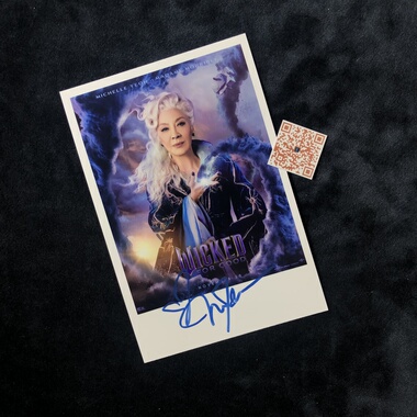魔法坏女巫 2 Wicked For Good 杨紫琼 Michelle Yeoh亲笔签名照