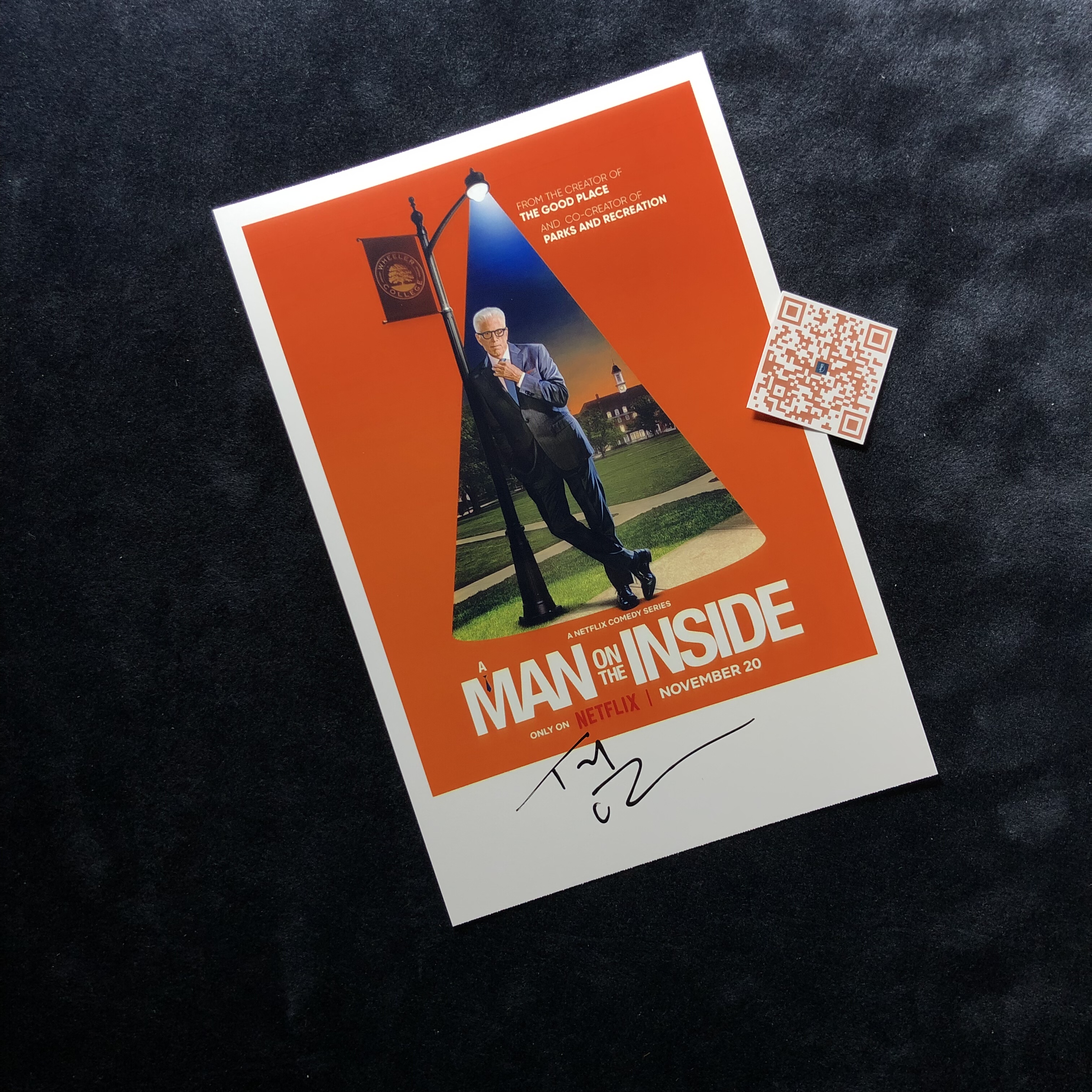 卧底老绅士2A Man on the Inside 2泰德丹森Ted Danson亲笔签名照