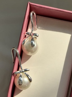 温柔耳钉修脸型 vogueess通体纯银时髦精致珍珠蝴蝶结少女耳环法式