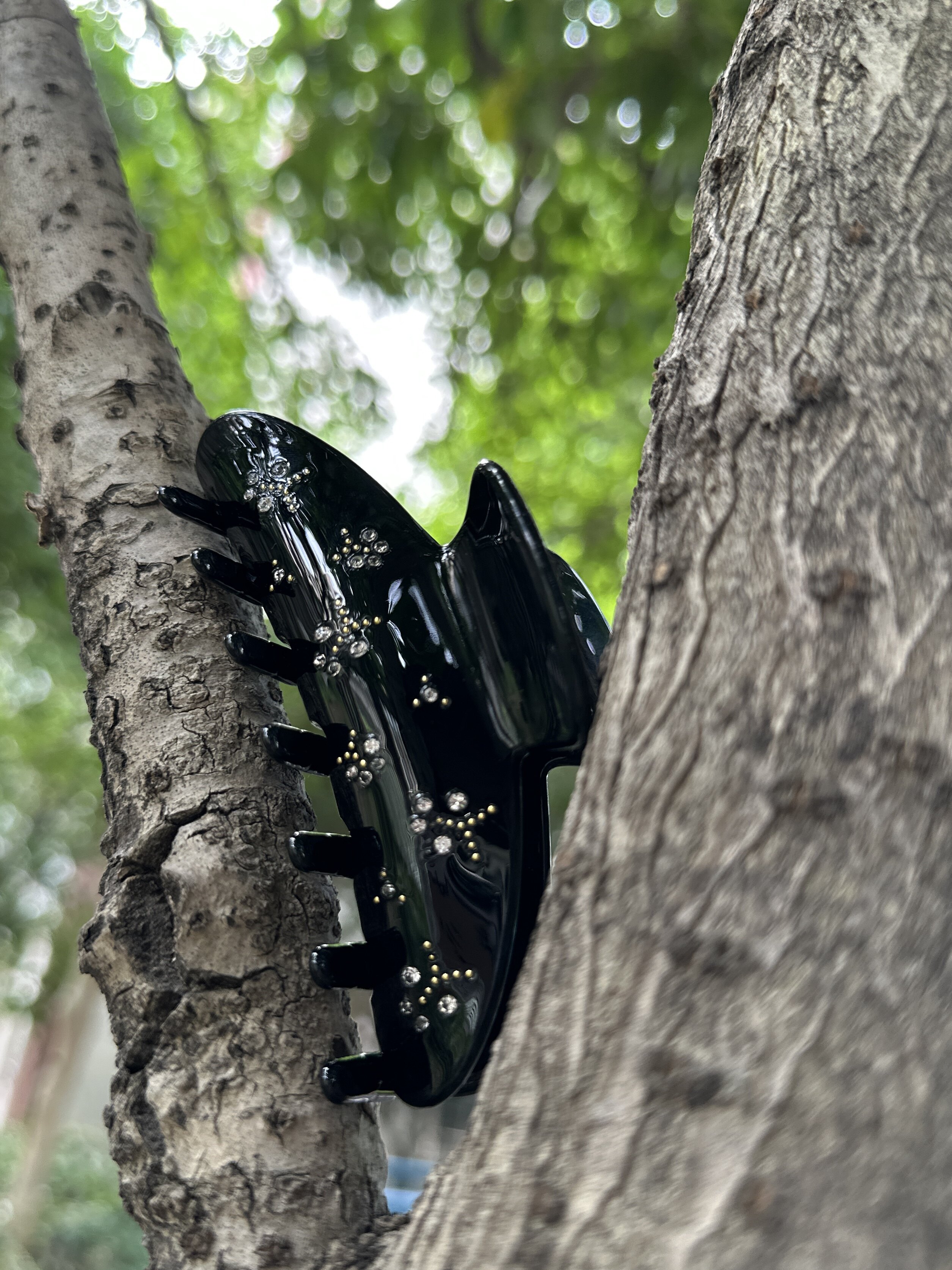 vogueesa欧阳娜娜同款高定emijay新品蝴蝶水钻醋酸发抓夹鲨鱼头饰