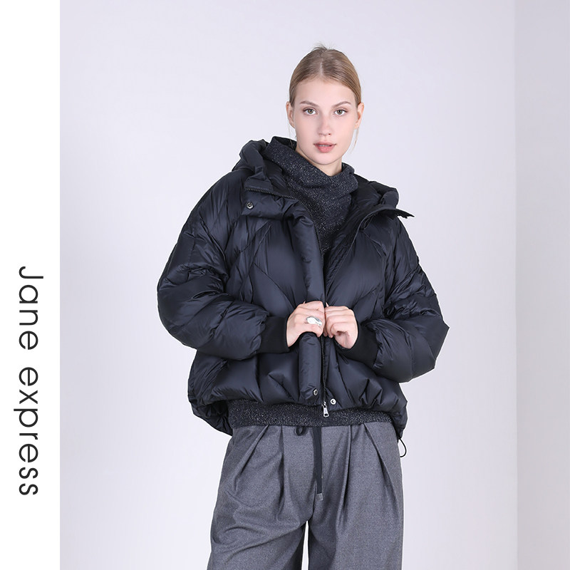 简表达24年冬季新款黑色羽绒服