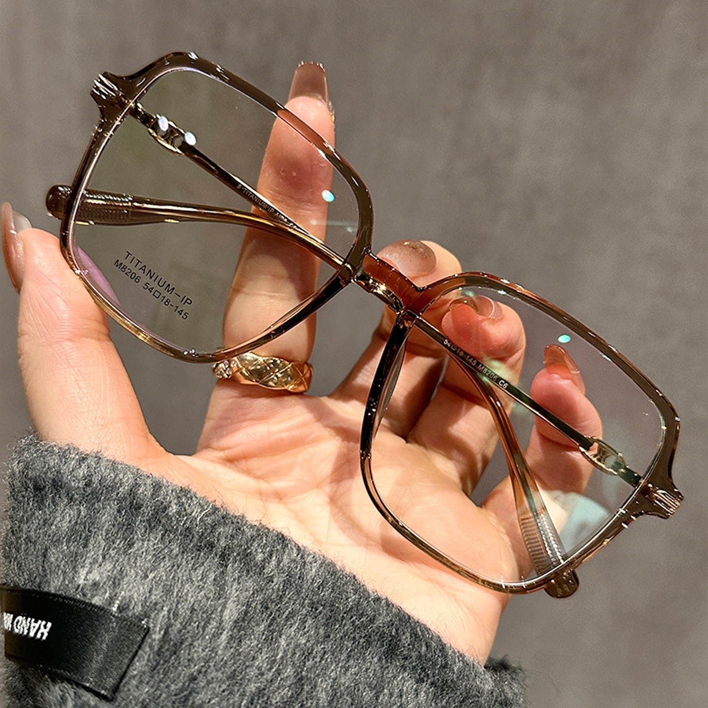 超轻眼镜女可配近视度数