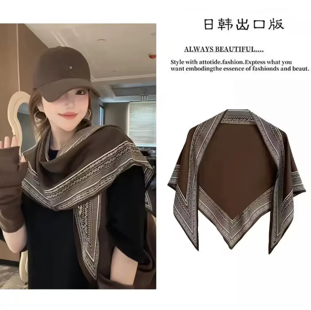2026新款仿真丝三角巾女薄款披肩春秋百搭领巾高级感围巾轻奢丝巾