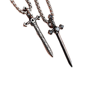 达摩克利斯之剑嘻哈百搭钛钢镶钻宝剑吊坠个性男女休闲情侣项链