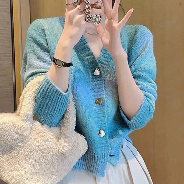 心形纽扣渐变彩虹色针织