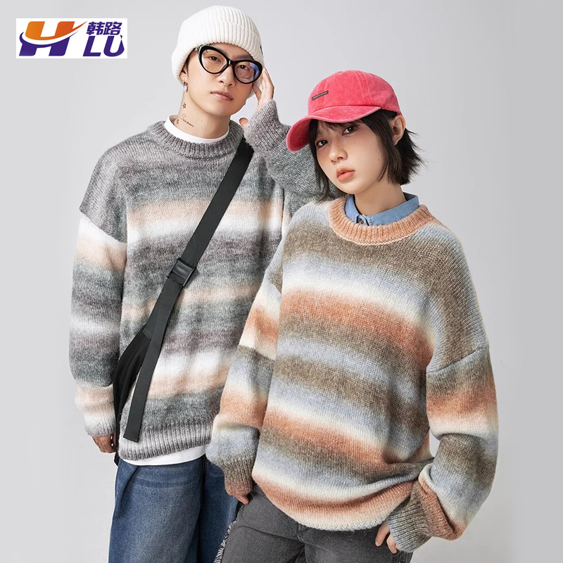 条纹渐变圆领套头情侣毛衣男秋冬