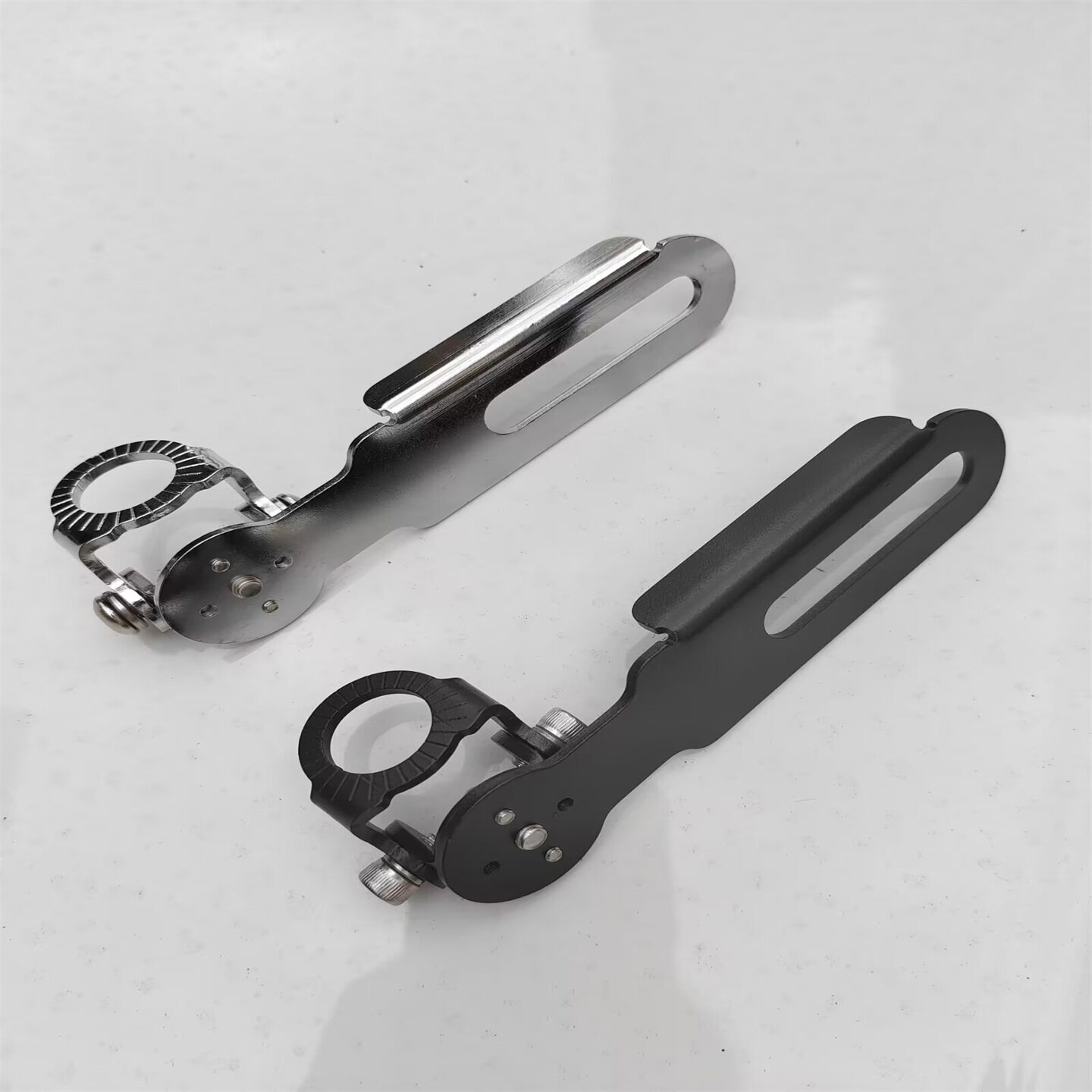 车载电台对讲机天线夹边馈线固定座摩托牌照天线夹边座不锈钢配件