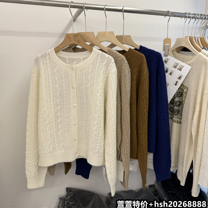 欧洲站2026冬季新款宽松纯色圆领麻花显瘦柔软山羊绒套头开衫毛衣