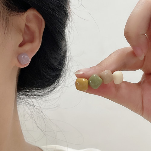 小巧气质2024年新款耳饰百搭