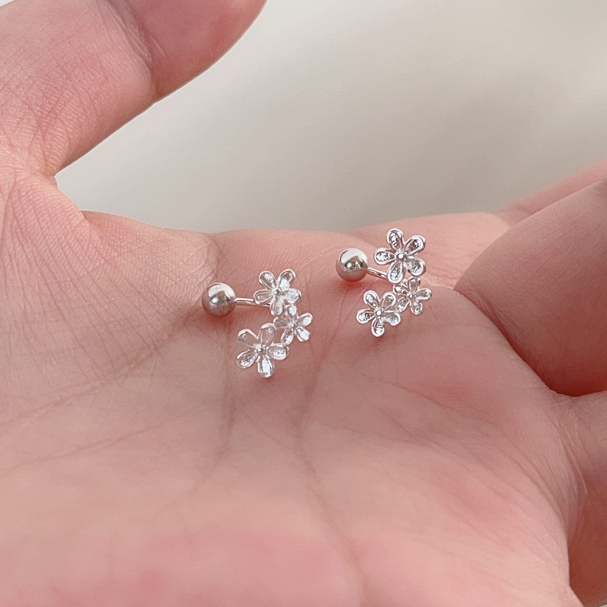 颜值爆表甜美繁花耳钉螺旋款小众精致耳环女百搭气质耳饰新款潮