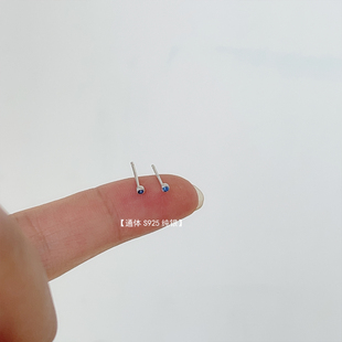 S925纯银2MM超小迷你款蓝钻耳钉耳骨钉睡觉免摘学生百搭耳饰新款