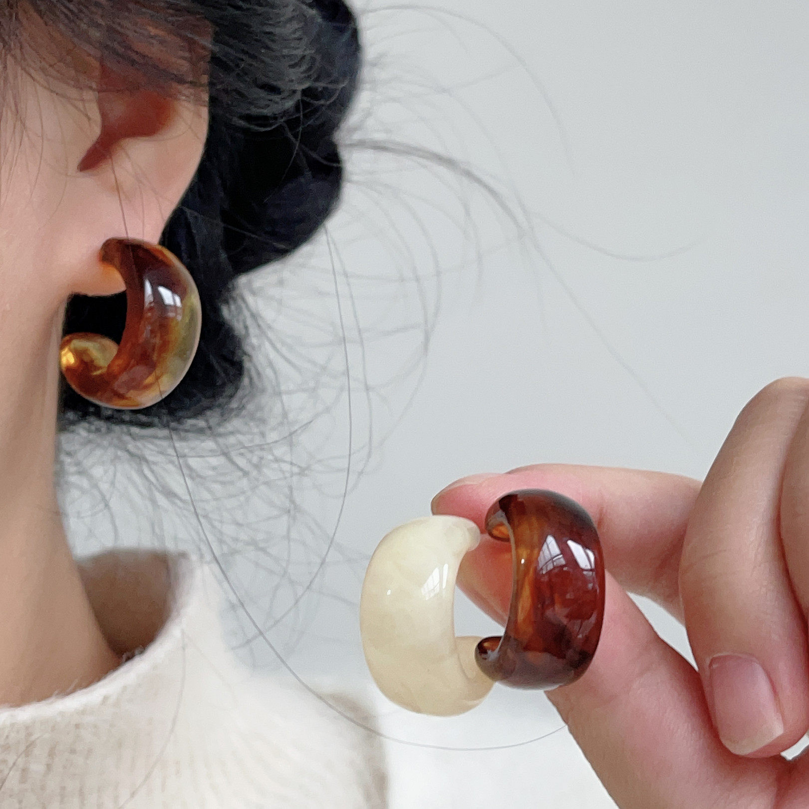 新款银针亚克力C形耳圈耳钉女气质简约耳环小众设计秋冬百搭耳饰