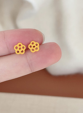 S999纯银黄色小雏菊耳钉女养耳洞耳骨钉小巧精致甜美2025新款耳饰