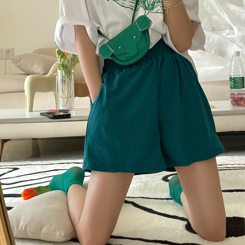 Simple basic pocket wide leg shorts at real price