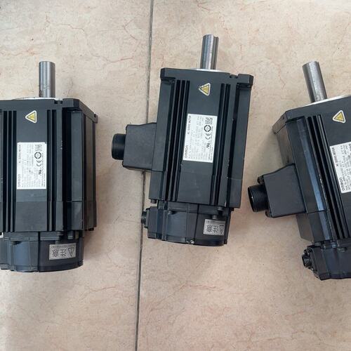伺服电机R88M-K1K530T-BS2-ZR88M-K1K530T-S2-ZR88M-K1K520T-S2-Z