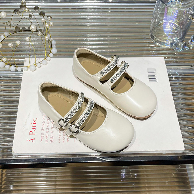 新款女童皮鞋2026春季简约洋气女宝公主鞋百搭休闲韩版儿童平底鞋