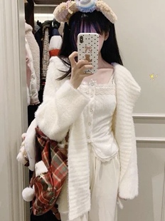 2026新款白色奶fufu慵懒高级感早春毛衣外套女秋冬穿搭中长款开衫