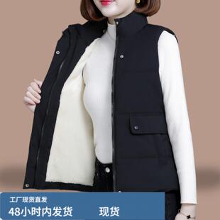 黑色加戎马甲女秋冬款2025新款女士中年妈妈洋气减龄休闲马夹背心