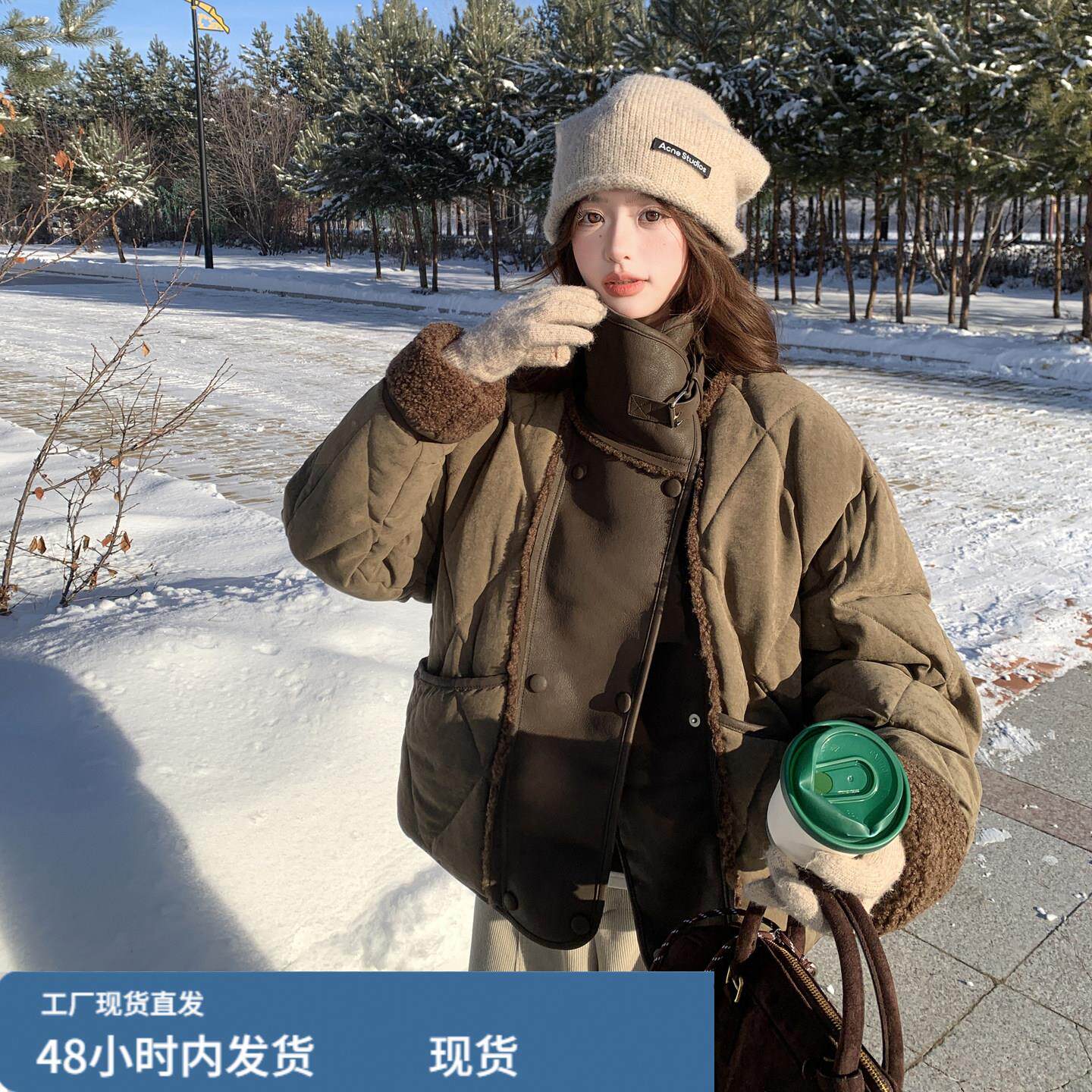 军绿色羊羔毛拼接菱格羽绒服女短款2025冬复古慵懒风休闲保暖外套