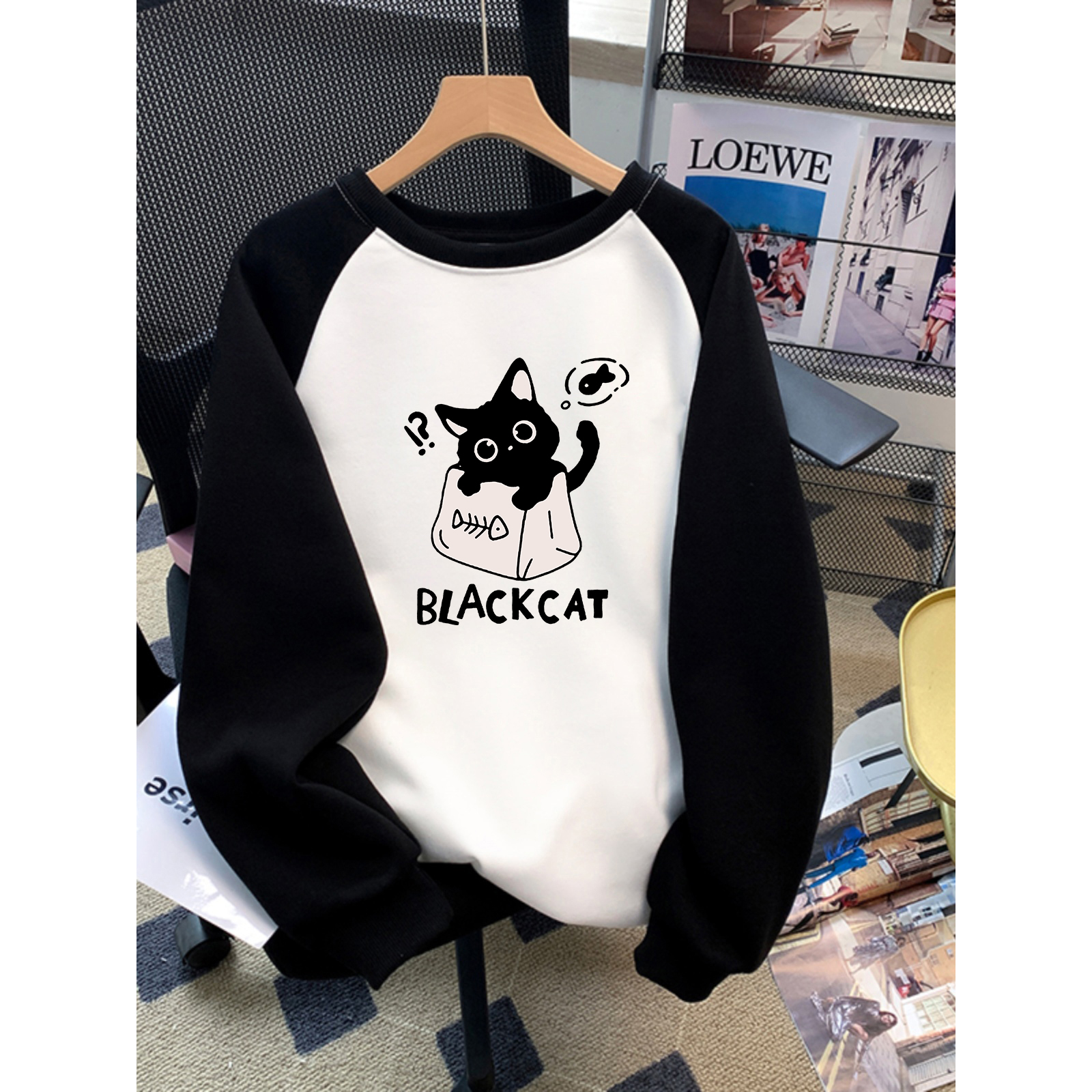 韩系卡通猫咪印花卫衣女黑白拼色