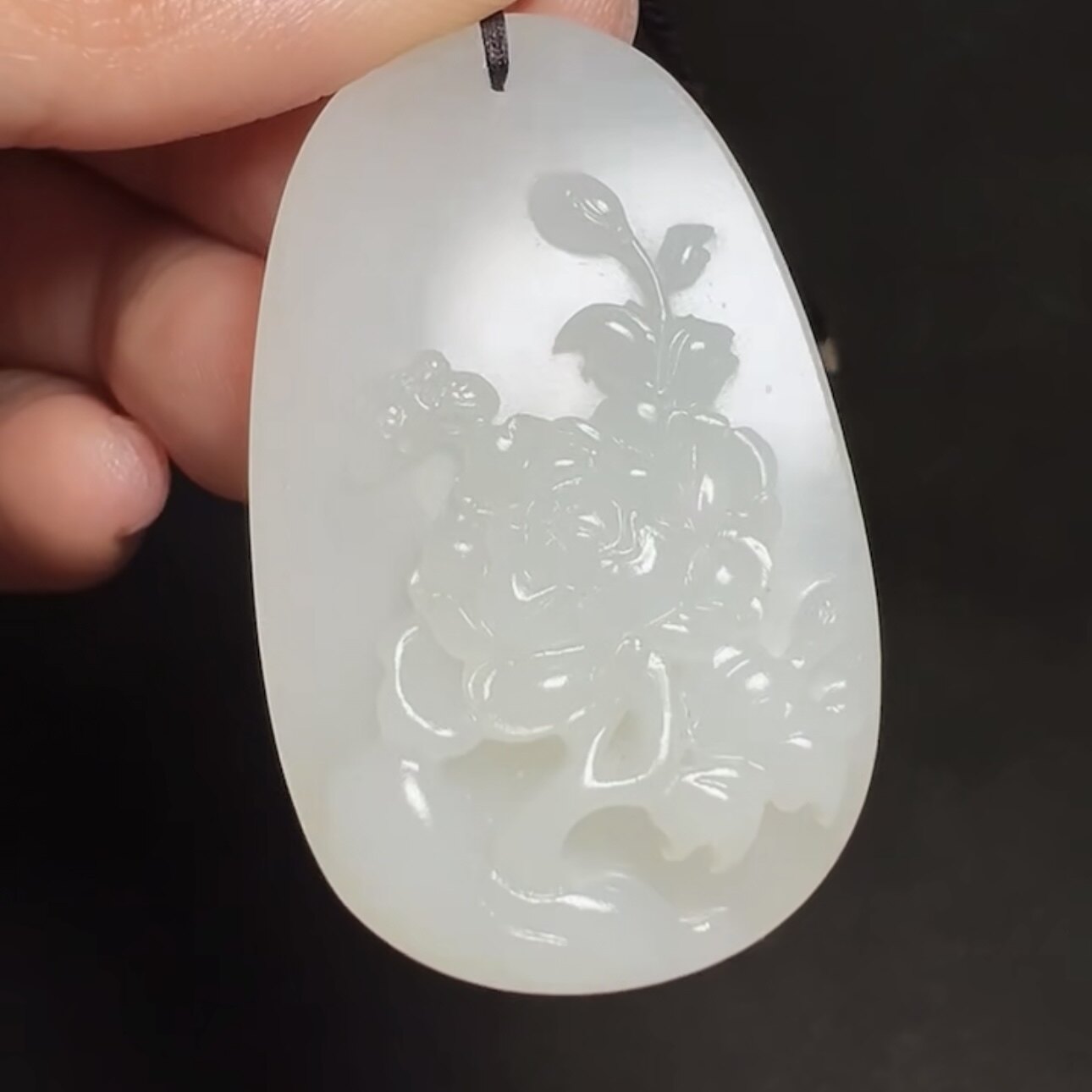 新疆和田玉籽料花开富贵暖白玉种工艺精细立体高浮雕饱满名家作品