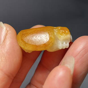 龙龟 超美的皮子 新疆和田玉黄沁皮籽料荣归故里 小精品 苏工精雕