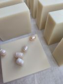 腊月雪水 补货中……珍珠雪颜冷制皂 含薰衣草精油