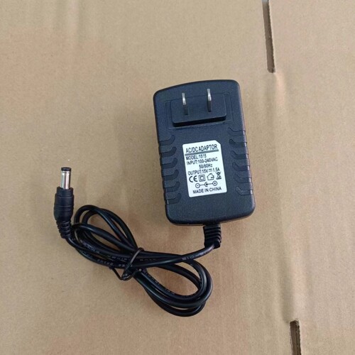 博世TSR1000手电钻充电器