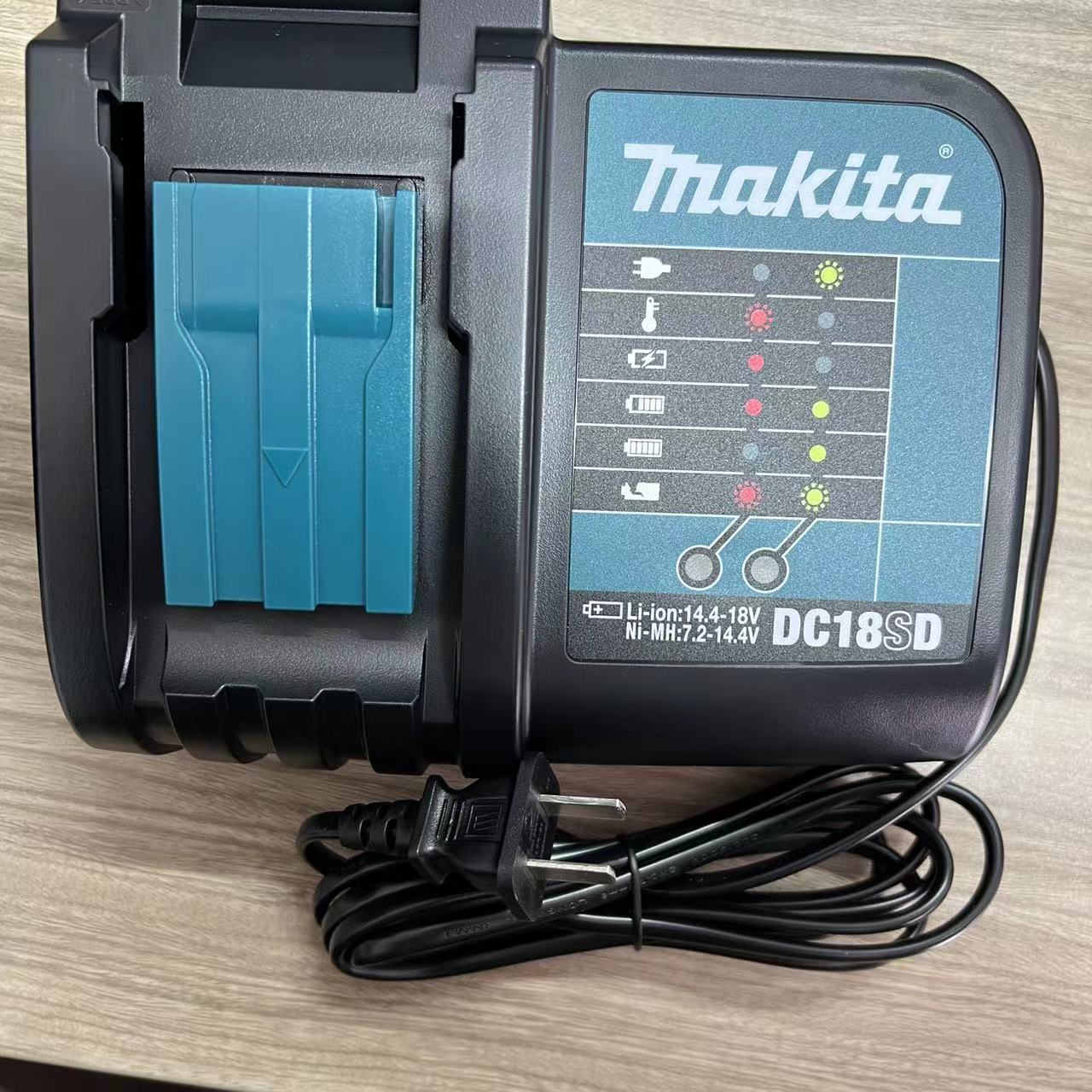 Makita牧田原装正品锂电池7.2-18V通用标准充电器DC18SD充电器