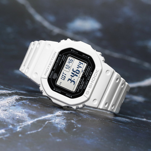 卡西欧G-SHOCK太阳能电波男表