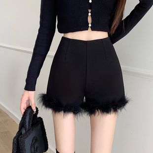 黑色毛毛配靴子的短裤女2023新款秋冬季外穿高腰小众a字打底热裤