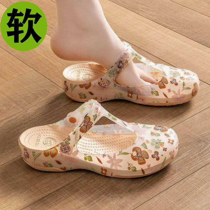 沙滩洞洞鞋新款防滑软底外出女夏季平底凉鞋外穿果冻包头厚底凉拖