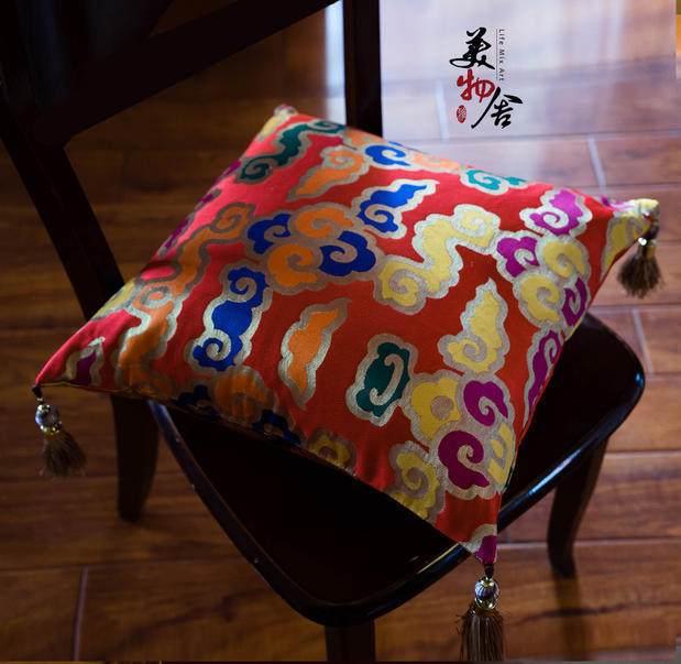 红色祥云靠垫 抱枕 中式抱枕 红色云锦 沙发靠垫抱枕 靠垫套在类目 居家布艺, 靠垫/抱枕中 - 来自Buy2taobao.com提供专业的淘宝代购服务