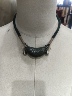 碧玉弯管编绳项链