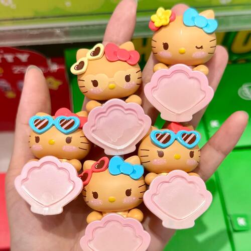 现货hellokitty去海边吧系列趴趴萌趣豆黑皮潮玩盲盒萌粒桌面摆件