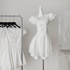 umoumo乌蘑原ntot夏季甜美温柔修身蕾丝拼接镂空刺绣小白裙