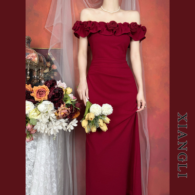 巷里法式一字肩赫玫瑰订婚礼服裙