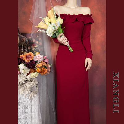 法式复古一字肩长袖订婚礼服红裙