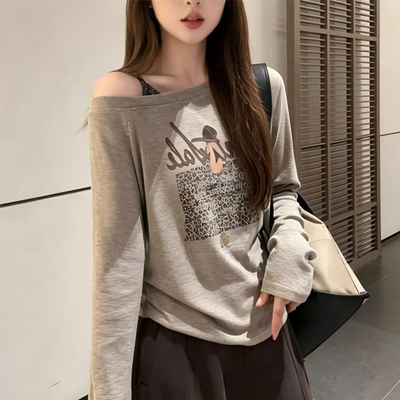 2026慵懒风斜肩露肩显瘦卫衣女