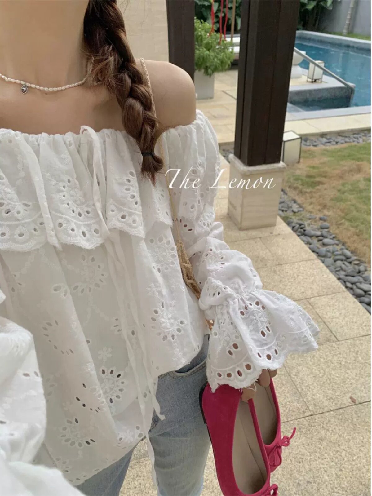 2024 이른 봄 새로운 디자인 여성용 중공 원라인 칼라 자수 블라우스 매우 요정 상의 슈퍼 요정 기질 셔츠