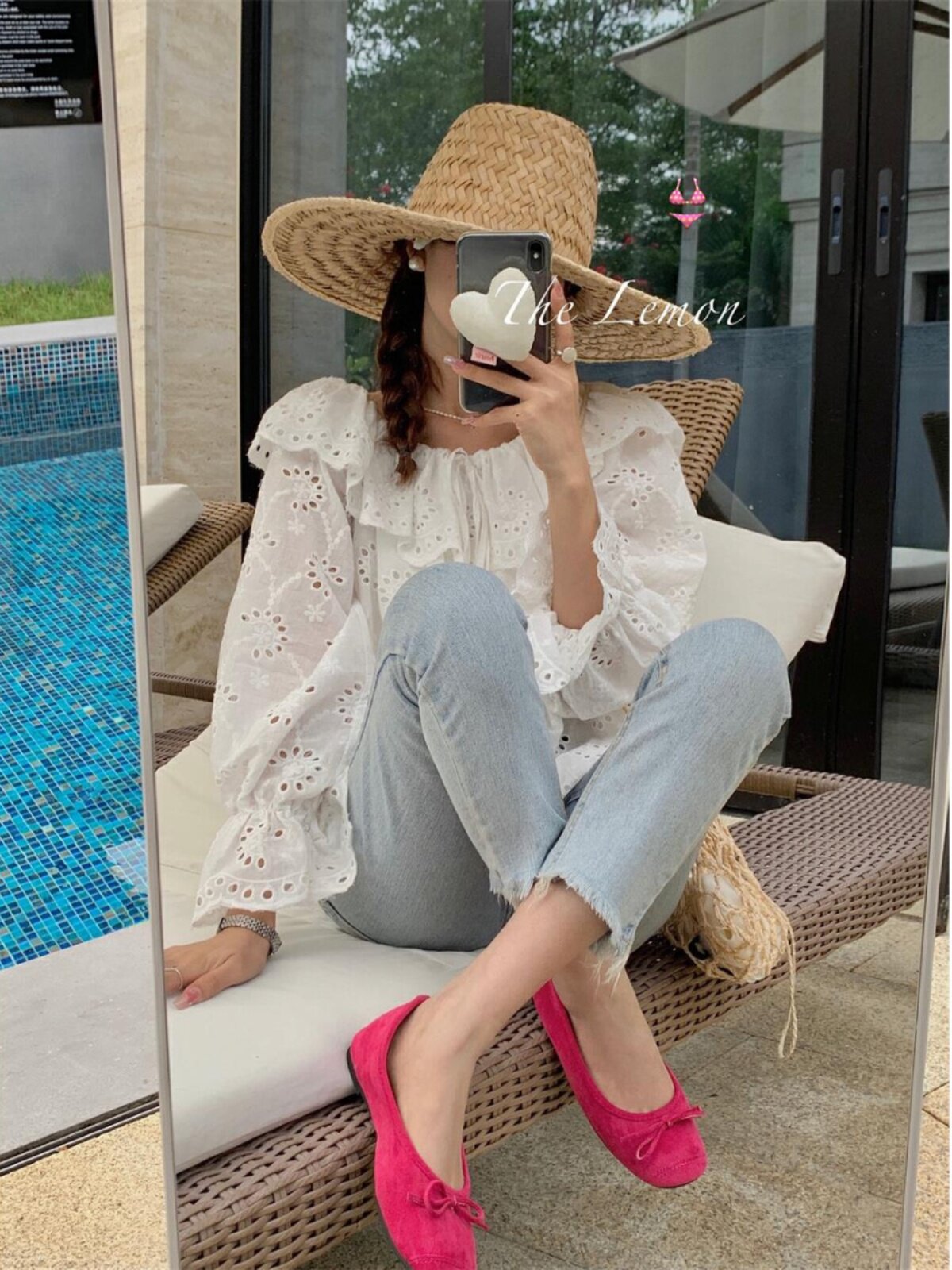 2024 이른 봄 새로운 디자인 여성용 중공 원라인 칼라 자수 블라우스 매우 요정 상의 슈퍼 요정 기질 셔츠