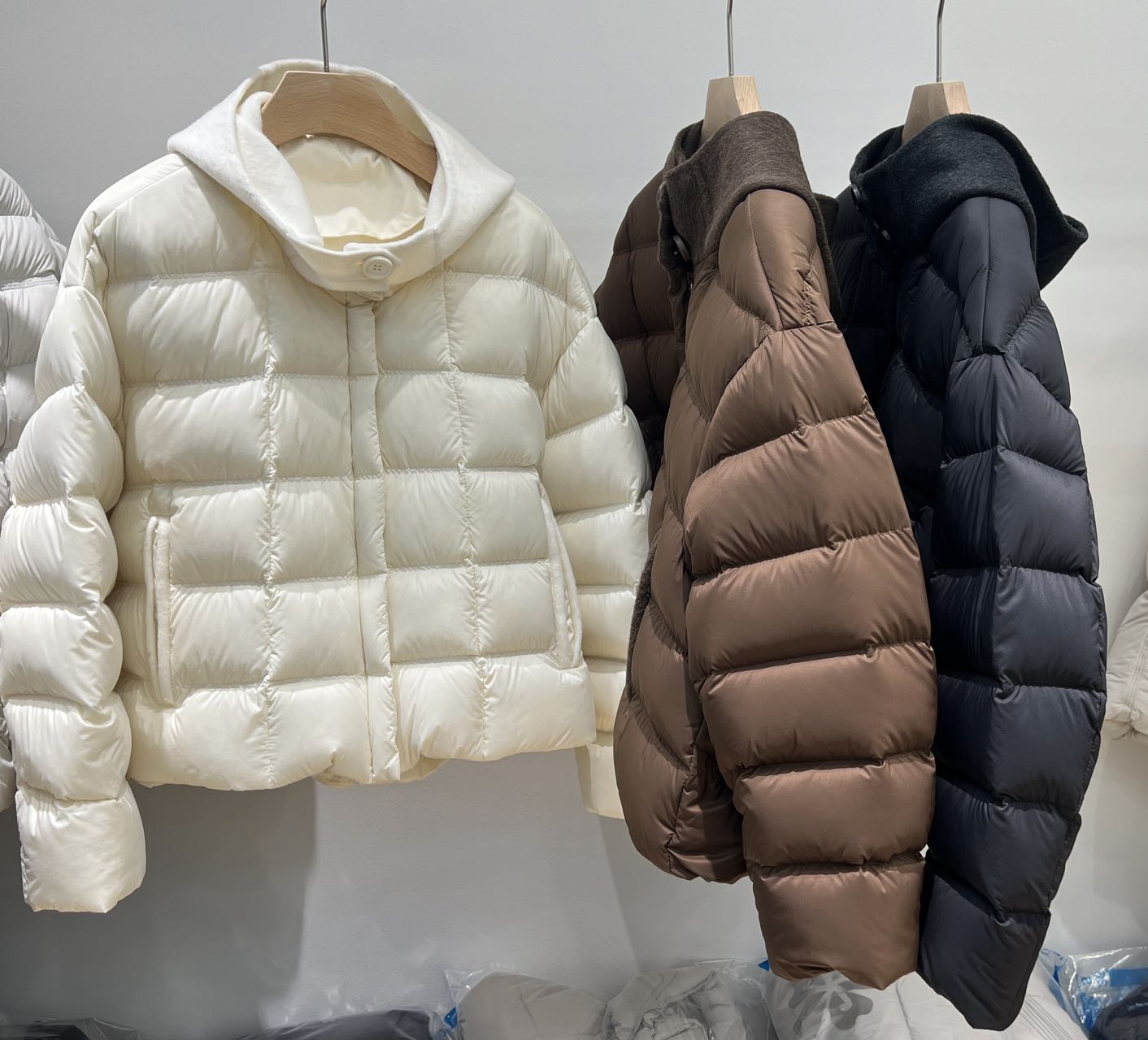 毛呢连帽拼接短款羽绒服女2025冬新款时尚韩版宽松90白鸭绒外套潮