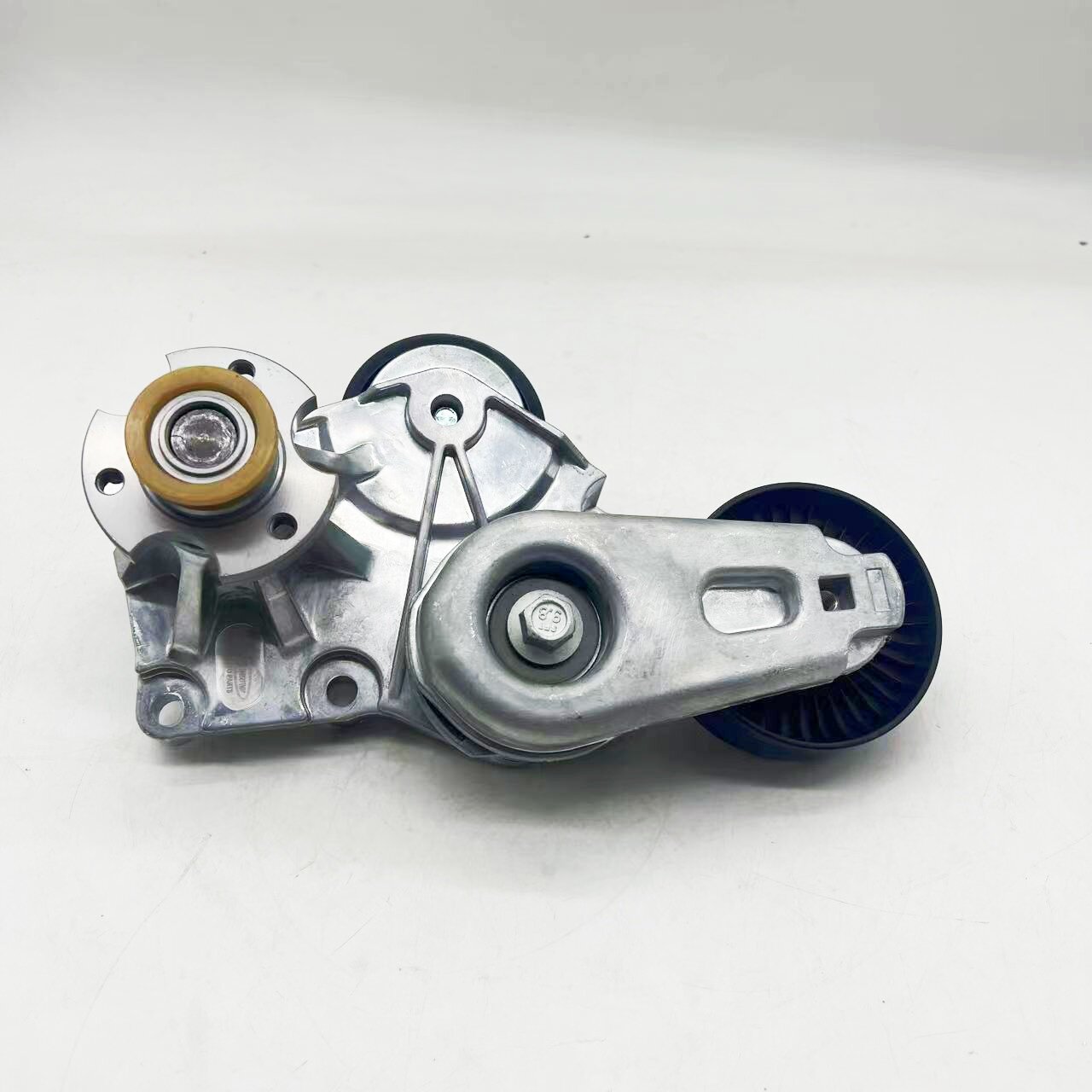 适用路虎揽胜增压器风扇支架