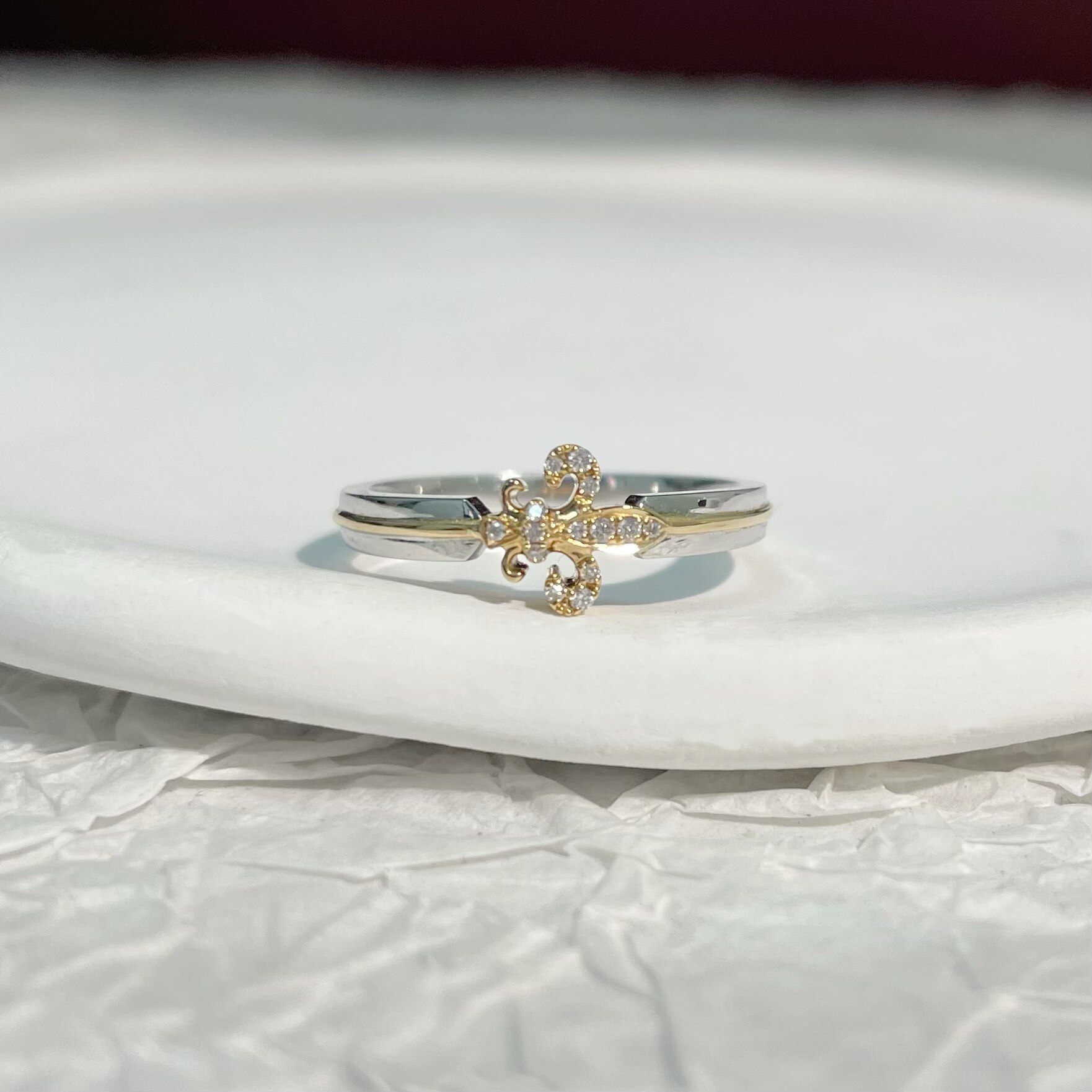 通体18K金镶嵌天然钻石双色鸢尾花戒指送女友轻奢高级感设计感