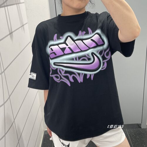 耐克女子短袖运动休闲涂鸦T恤