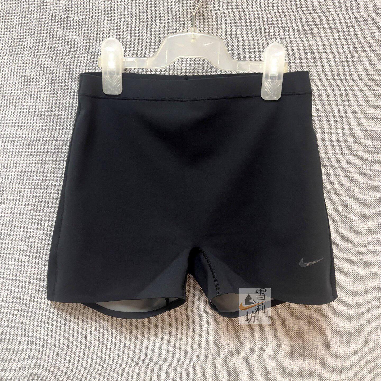 NikeForm女子骑行修身三分短裤