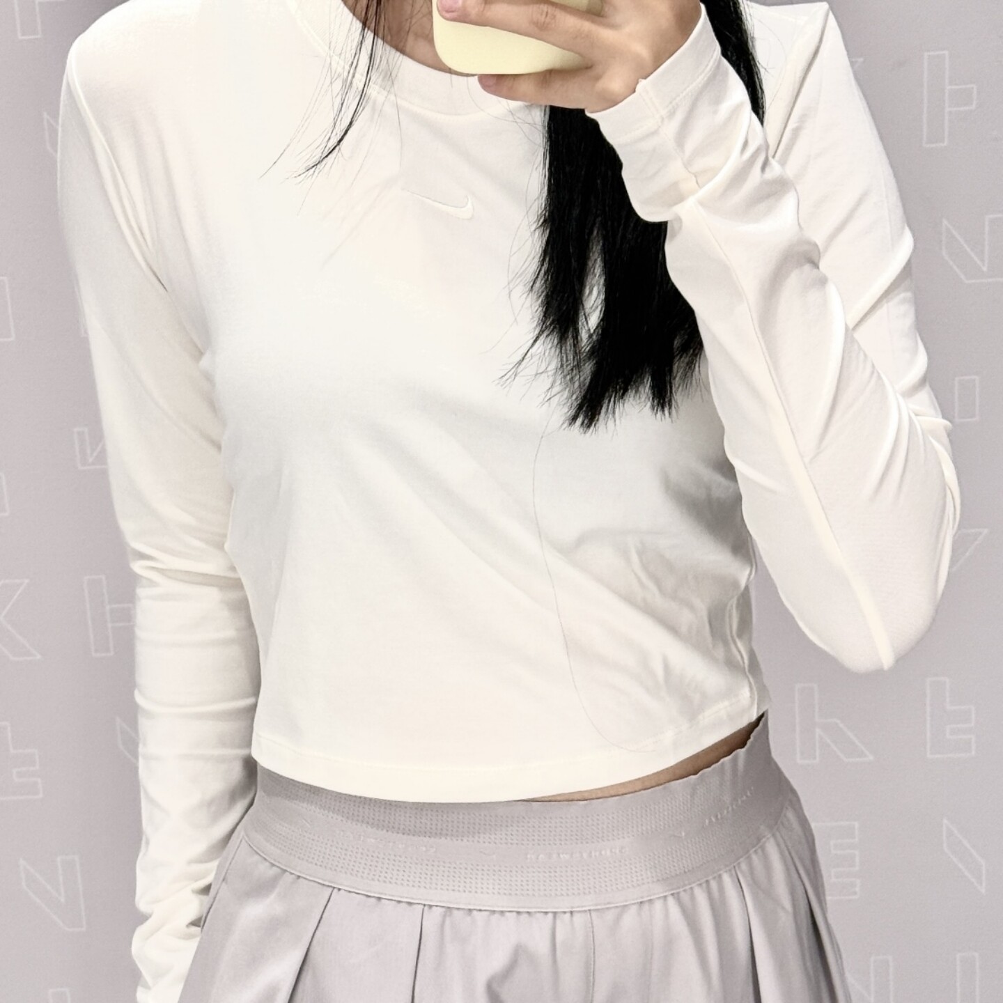 Nike耐克女子长袖T恤莫代尔短款运动上衣修身健身跑步罩衫HF5323