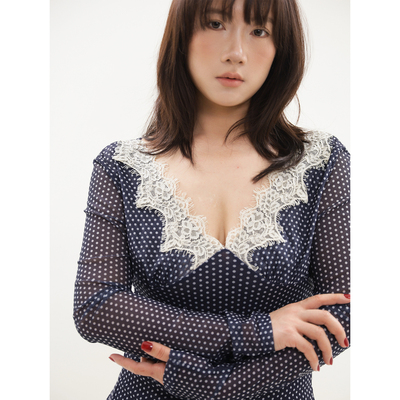 03/23 20点ohmyloli弹力网纱藏青色波点拼接蕾丝法式长袖小衫